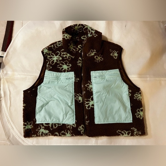 Brown cropped faux fur fleecy xl vest womens cider NWT turquoise front pockets - Picture 11 of 12